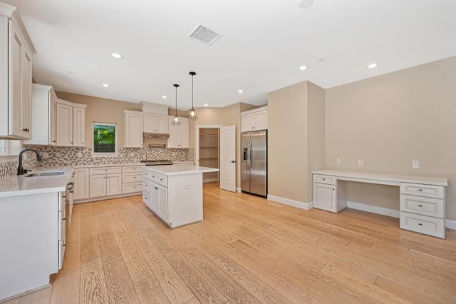 5460 2nd St, Rocklin, CA 95677