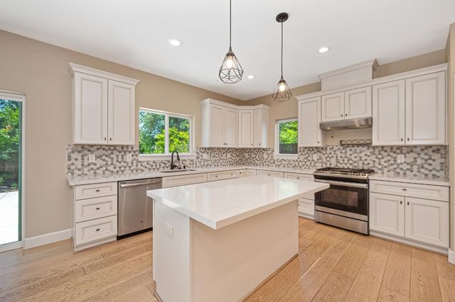 5460 2nd St, Rocklin, CA 95677