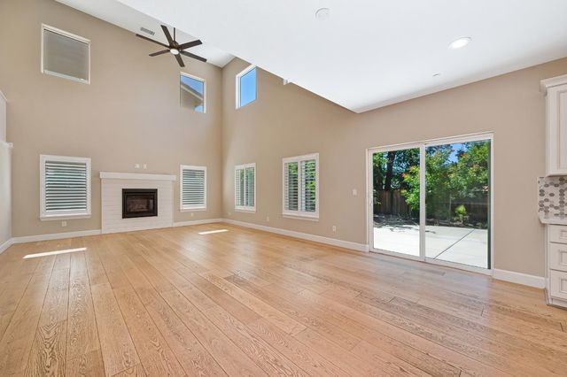 5460 2nd St, Rocklin, CA 95677