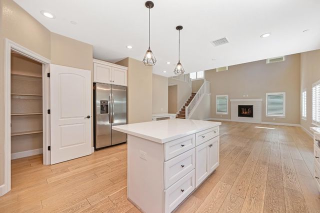 5460 2nd St, Rocklin, CA 95677