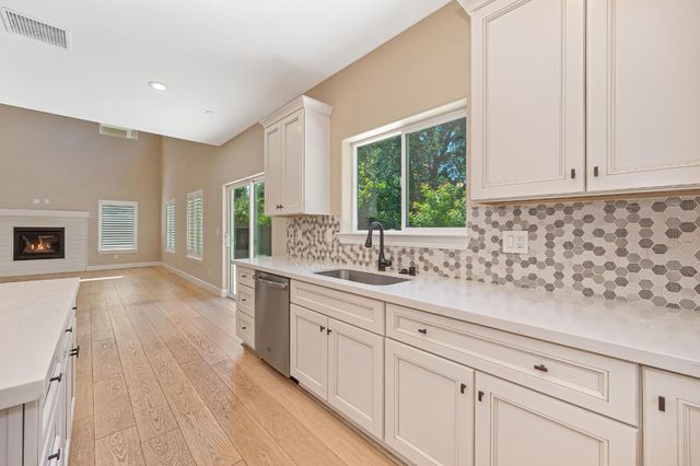 5460 2nd St, Rocklin, CA 95677
