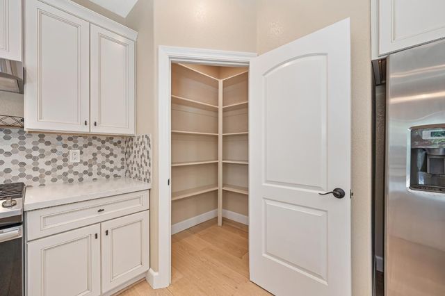 5460 2nd St, Rocklin, CA 95677