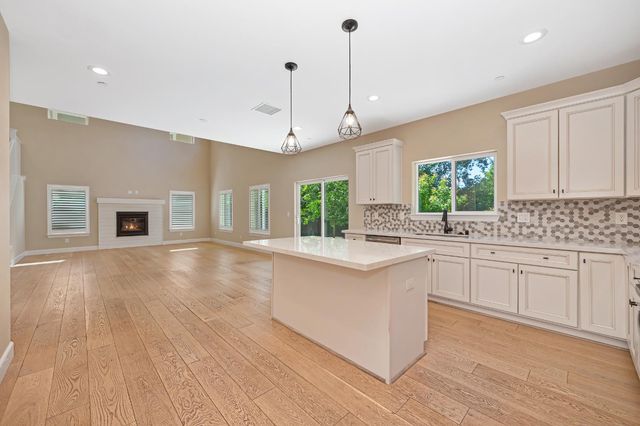 5460 2nd St, Rocklin, CA 95677