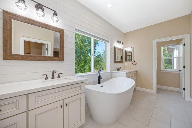 5460 2nd St, Rocklin, CA 95677