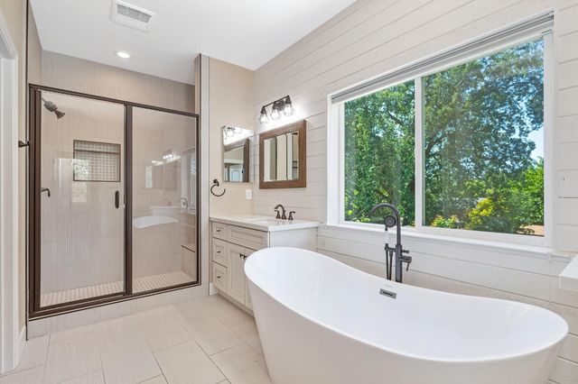 5460 2nd St, Rocklin, CA 95677