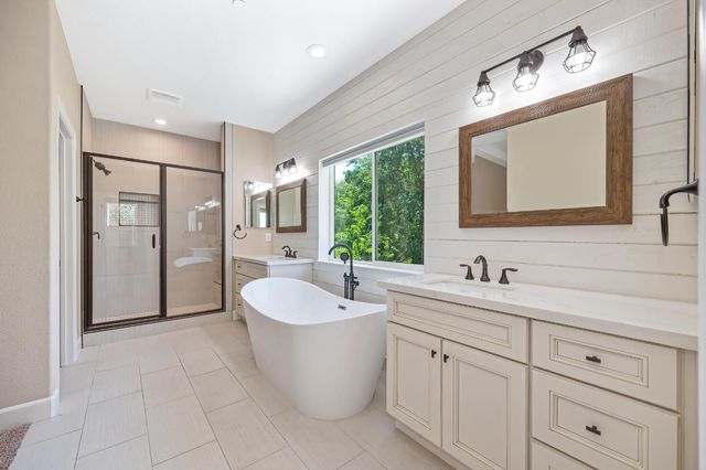 5460 2nd St, Rocklin, CA 95677
