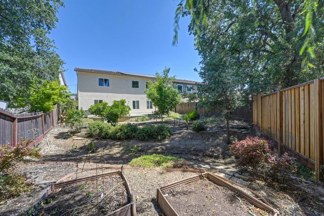5460 2nd St, Rocklin, CA 95677