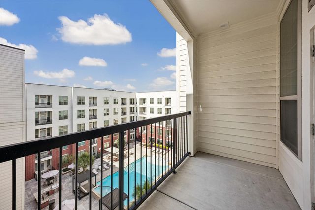 2111 Austin Street 624, Houston, TX 77002