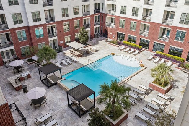 2111 Austin Street 624, Houston, TX 77002