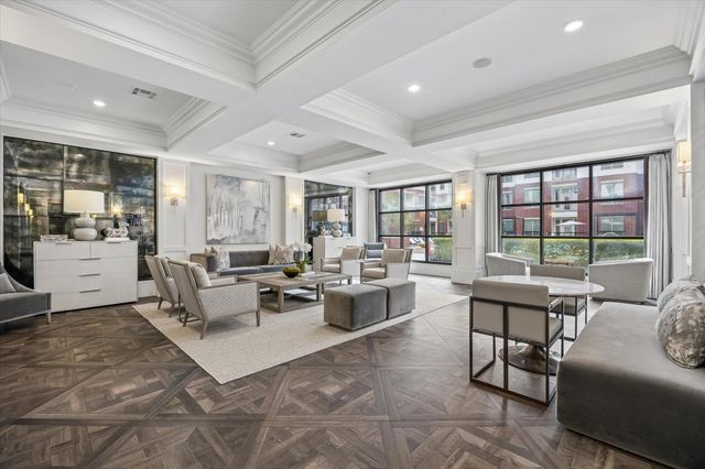 2111 Austin Street 624, Houston, TX 77002