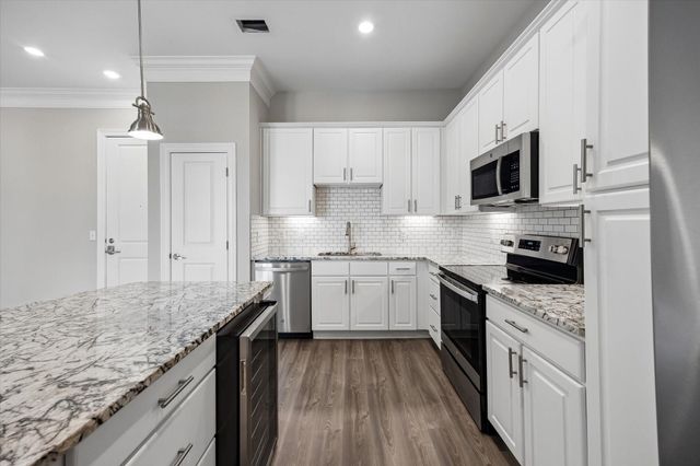2111 Austin Street 624, Houston, TX 77002