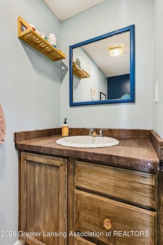 1775 Whitegate Lane, East Lansing, MI 48823