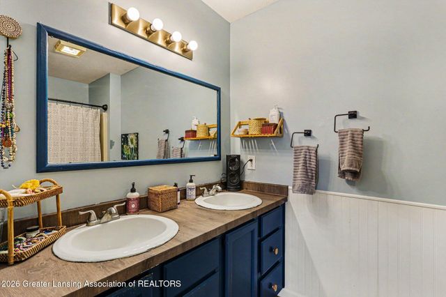 1775 Whitegate Lane, East Lansing, MI 48823