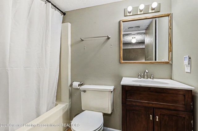 1775 Whitegate Lane, East Lansing, MI 48823