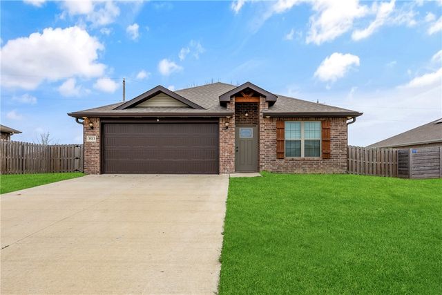 1513 Emma Street, Gentry, AR 72734