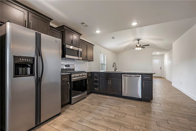 1513 Emma Street, Gentry, AR 72734