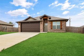 1513 Emma Street, Gentry, AR 72734