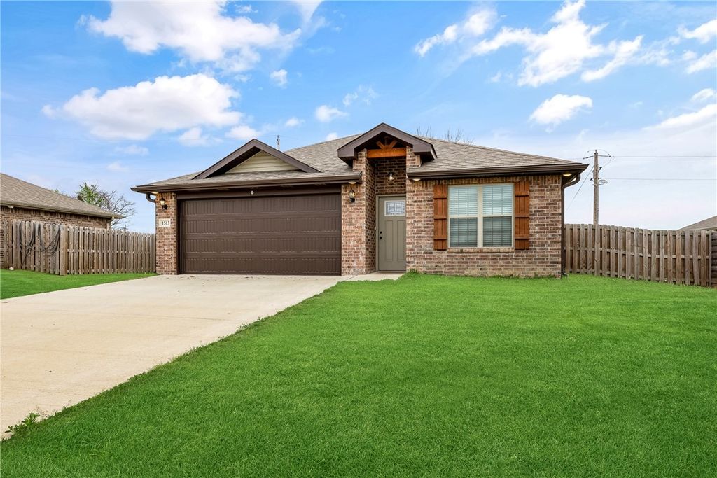 1513 Emma Street, Gentry, AR 72734