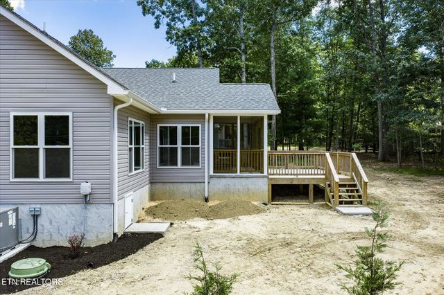 145 Lakeside Drive, Crossville, TN 38558