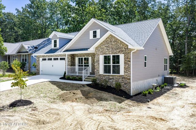 145 Lakeside Drive, Crossville, TN 38558