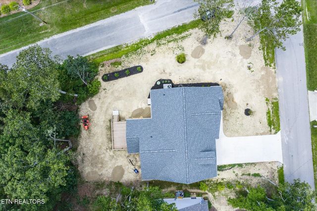 145 Lakeside Drive, Crossville, TN 38558