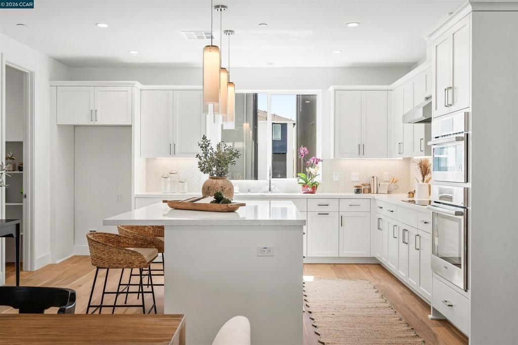 Image 12 of property listing at 6012 Sunglow Terr, San Ramon, CA 94583