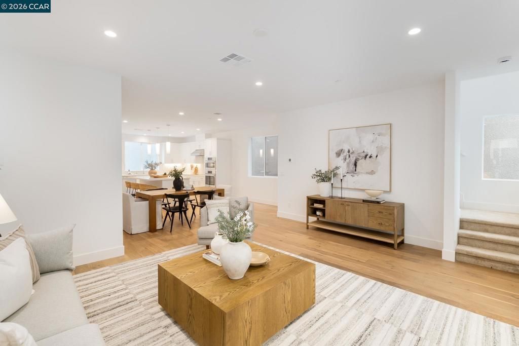 Image 19 of property listing at 6012 Sunglow Terr, San Ramon, CA 94583