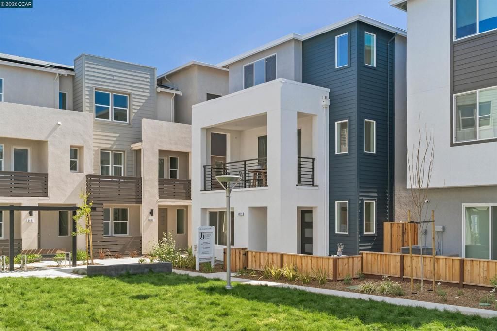 Image 4 of property listing at 6012 Sunglow Terr, San Ramon, CA 94583