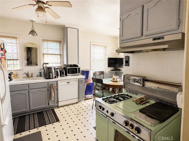 7410 S Harvard, Los Angeles, CA 90047