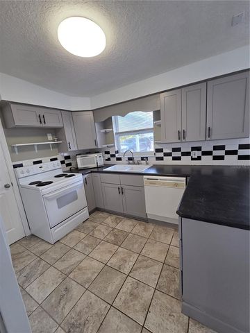 298 11TH AVENUE SW, Largo, FL 33770