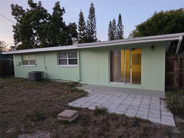 298 11TH AVENUE SW, Largo, FL 33770