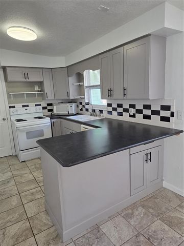 298 11TH AVENUE SW, Largo, FL 33770