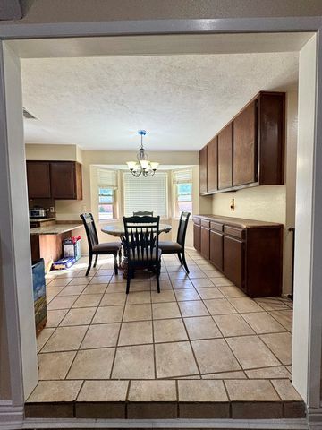 3301 Trails End Rd, Odessa, TX 79762