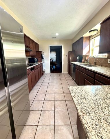 3301 Trails End Rd, Odessa, TX 79762