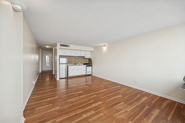7234 W North Avenue 1506, Elmwood Park, IL 60707
