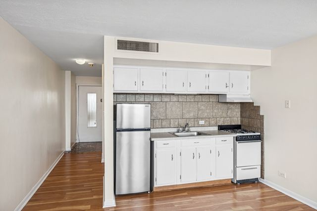 7234 W North Avenue 1506, Elmwood Park, IL 60707