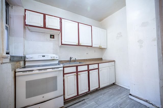 86-10 34 Avenue 114, Jackson Heights, NY 11372