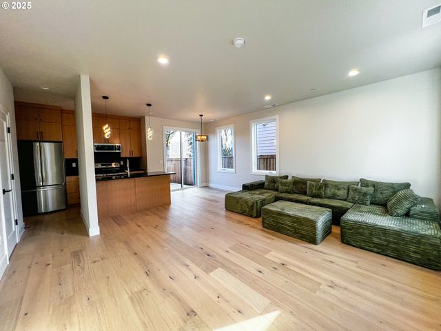 6904 Se Brooklyn St, Portland, OR 97206