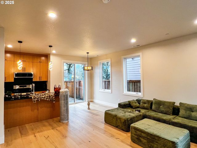 6904 Se Brooklyn St, Portland, OR 97206