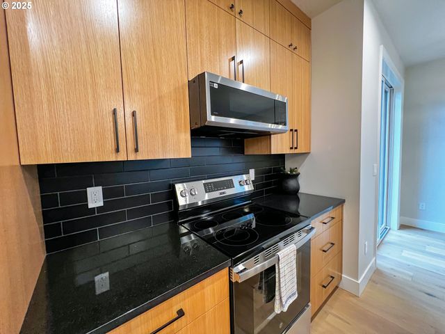 6904 Se Brooklyn St, Portland, OR 97206