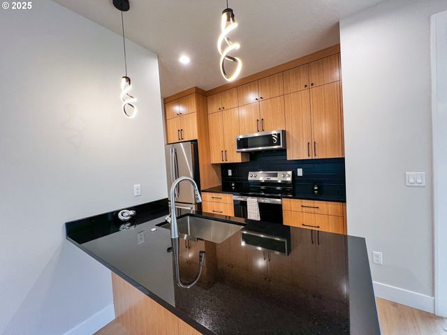 6904 Se Brooklyn St, Portland, OR 97206