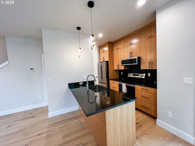 6904 Se Brooklyn St, Portland, OR 97206