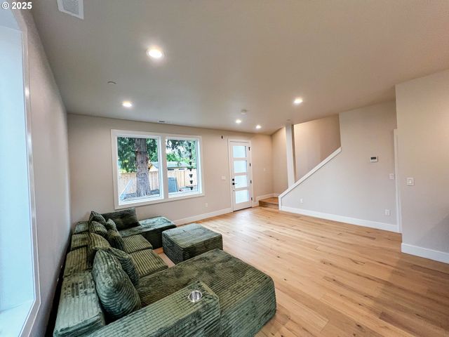 6904 Se Brooklyn St, Portland, OR 97206