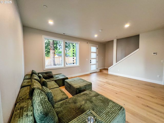 6904 Se Brooklyn St, Portland, OR 97206