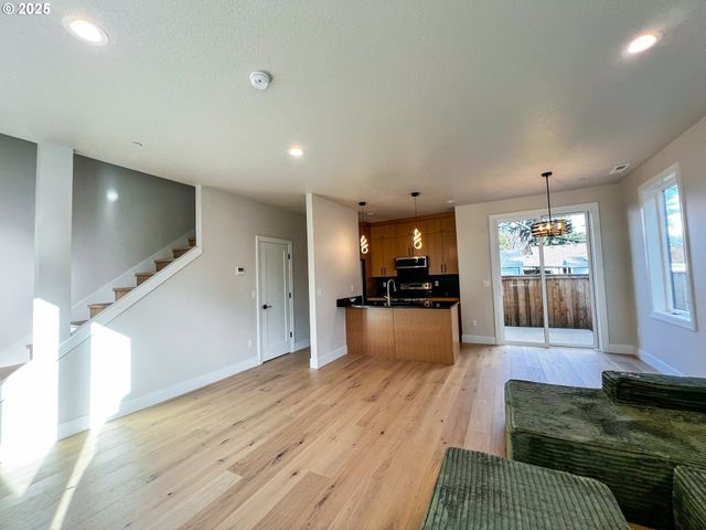 6904 Se Brooklyn St, Portland, OR 97206