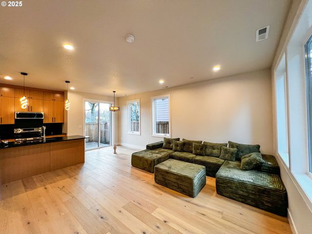 6904 Se Brooklyn St, Portland, OR 97206