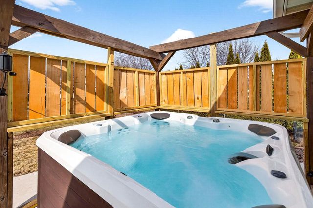 2425 ROYAL BAY RIDGE ROAD, New Franken, WI 54229