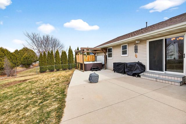 2425 ROYAL BAY RIDGE ROAD, New Franken, WI 54229