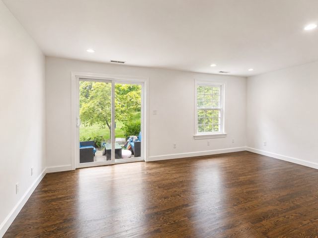 16 Jericho Rd 16, Weston, MA 02493