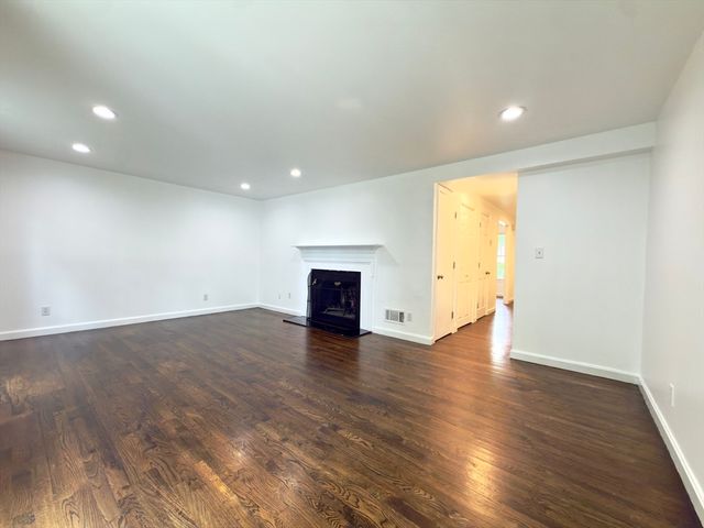 16 Jericho Rd 16, Weston, MA 02493